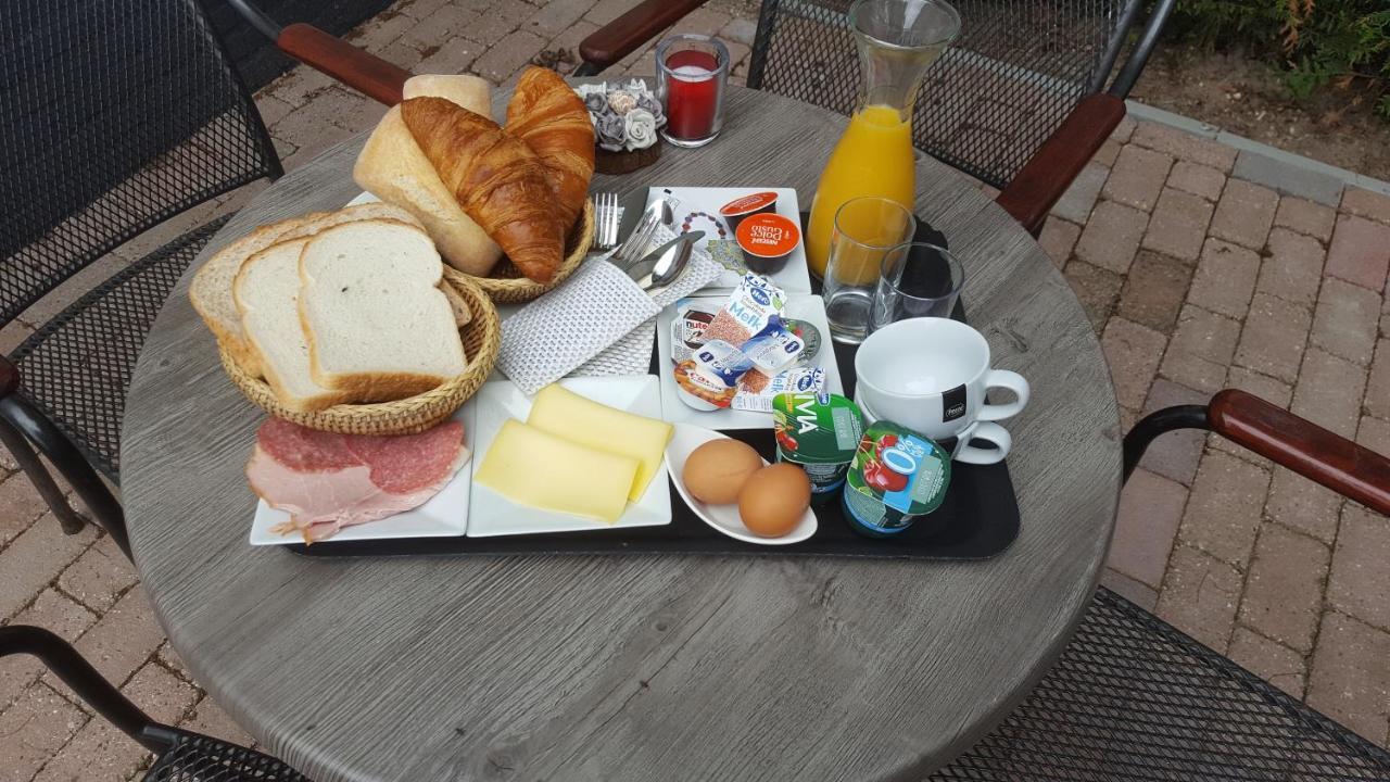 De Vier Linden Bed & Breakfast Vierlingsbeek ภายนอก รูปภาพ